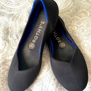 Ordered on sale. Worn only a few times in office.